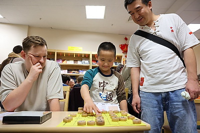 Ночные экскурсии и мастер-классы по каллиграфии: как встретили \"Библионочь\" в Национальной библиотеке Беларуси