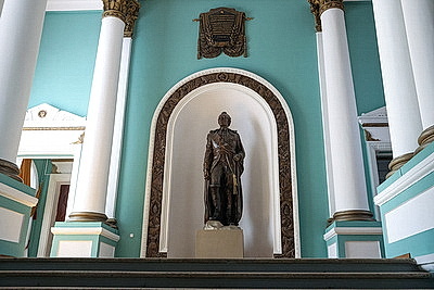 Чемпион мира по греко-римской борьбе провел встречу с суворовцами