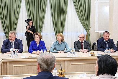 Защищая правду и суверенитет страны. Представителям СМИ вручили награды в Совете Республики