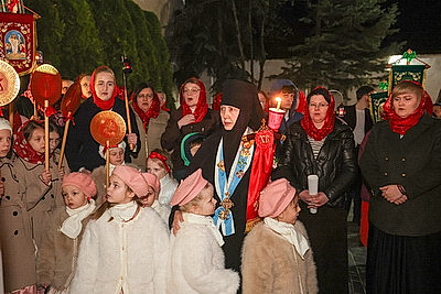 Православные верующие отмечают Пасху