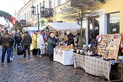 Банкуха, кузнечный мех и дубовые бочки. Чем удивляет ярмарка мастеров \"Казюкi\" в Гродно
