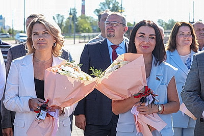 Учреждениям образования Брестской области вручили ключи от новых автобусов и автомобилей