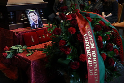 В Минске простились с народным поэтом, одним из авторов Государственного гимна Владимиром Каризной