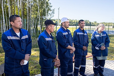 Кочанова посетила предприятие в Новополоцке, где работают трудовые мигранты из Узбекистана
