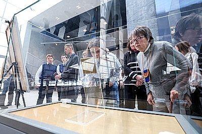 Нагрудный знак \"Бойцу Красной гвардии и Красному партизану\" представили в Музее истории ВОВ