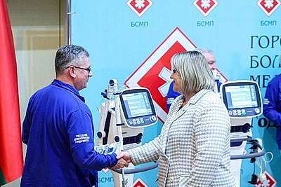 Пять аппаратов ИВЛ передали Городской клинической больнице скорой медицинской помощи