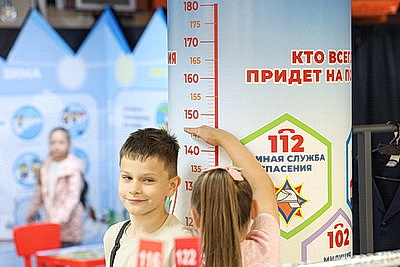 Широкий ассортимент школьной одежды представили к новому учебному году