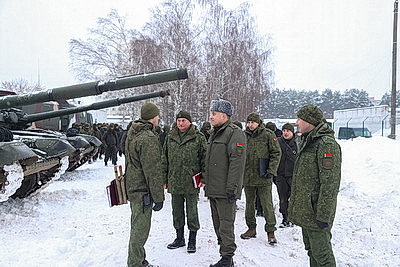 Смотр танкового батальона 120-й отдельной мехбригады прошел в рамках внезапной проверки ВС