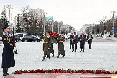 \"Нам есть чему учиться\". Председатель ЦИК Кыргызстана о работе с населением в Беларуси