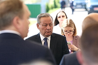 Лукашенко посетил хозяйство, где разводят красную породу коров