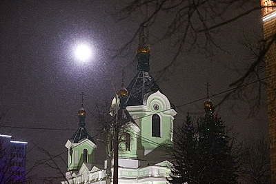 Брест накрыл снегопад. На улицах города работает спецтехника