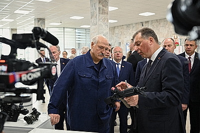 Торговля на селе и перспективы БелОМО. Лукашенко посетил Вилейский район
