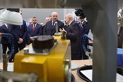 Лукашенко в Минске дал старт работе уникального производства в сфере микроэлектроники
