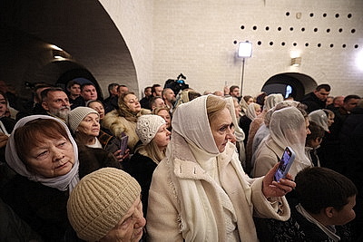 Лукашенко зажег рождественскую свечу в храме в Минском районе