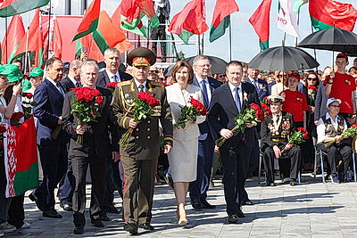 Символ мужества и гордости народа. Торжества по случаю Дня Независимости проходят на Кургане Славы
