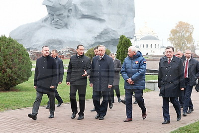 Делегация Санкт-Петербурга посетила Брестскую крепость
