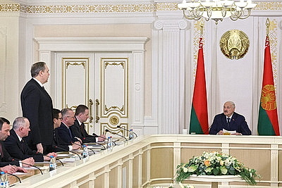 Где и как в Беларуси будут учить профессиям будущего? Вопрос стал темой совещания у Лукашенко