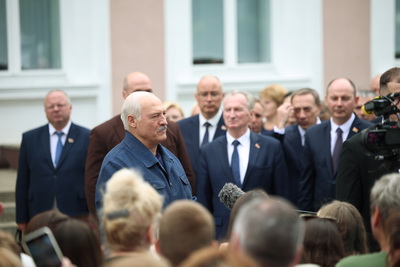 Торговля на селе и перспективы БелОМО. Лукашенко посетил Вилейский район
