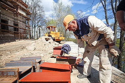 Парковая зона во дворцовом стиле и стена из бутового камня. Какой будет усадьба Потоцких после реконструкции