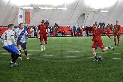 Товарищеский футбольный матч сыграли сборная Следственного комитета и команда \"Родина\"