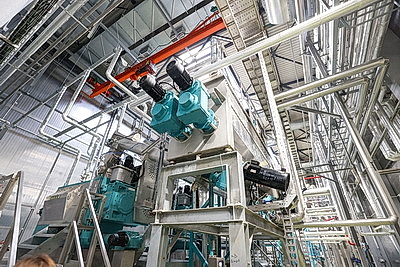 Непрерывный цикл. Сколько продукции в год будет производить новый завод агрокомбината \"Дзержинский\"