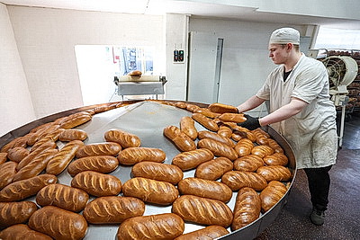 Для улучшения качества. На Оршанском хлебозаводе модернизировали линию производства хлеба