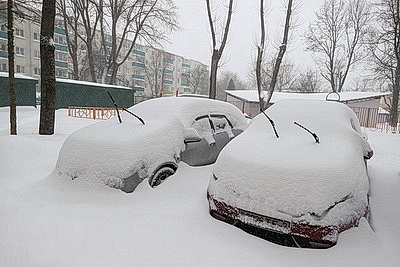В Минске более 180 единиц техники и свыше 1,5 тысячи человек ликвидируют последствия снегопада