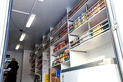 \"Давно таких зим не было\". Как в Бобруйском районе работают автолавки на селе