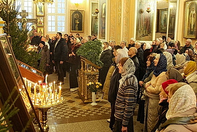 Тихая радость в шумном мире. Как минчане отмечают Рождество