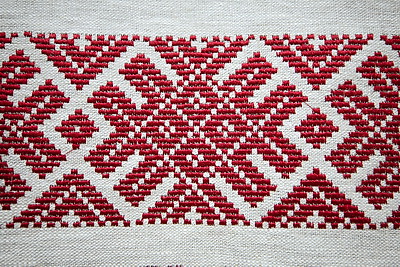 Материалов на 100 лет. Как в Минской области сохраняют традиции местного ткачества