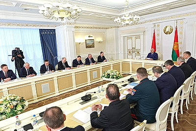 Лукашенко собрал совещание по развитию БНБК