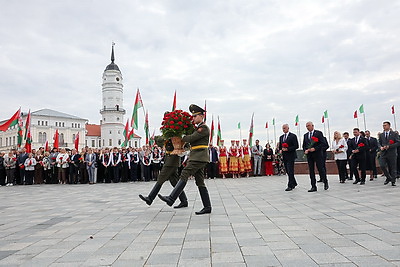 \"В единстве наша сила\": митинг-реквием прошел на площади Славы в Могилеве