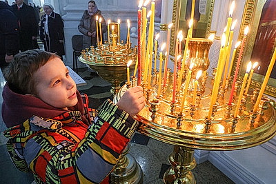 Православные верующие отмечают Пасху