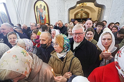 Православные верующие отмечают Пасху