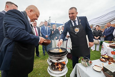 Вкусно, весело, интересно. Бульба-фест \"Воранаўскi дранiк\" прошел в Вороново