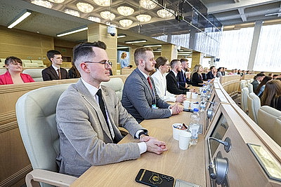 \"Разговор на равных\": диалог с молодежью состоялся в Совете Республики и Палате представителей