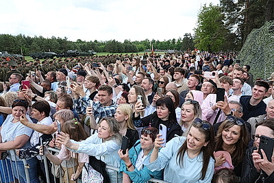 Лукашенко принял участие в церемонии приведения к военной присяге в Борисовском районе