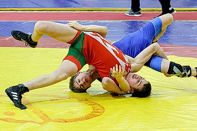 Более 200 юных спортсменов состязаются в республиканском турнире по вольной борьбе в Витебске