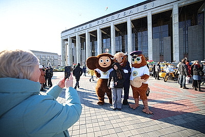 Выставка спецтранспорта, интерактивные площадки, конкурсы. Акция МВД проходит у Дворца Республики в Минске