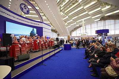 Подведение итогов творческих конкурсов, тематические площадки. В Минске проходит международная книжная выставка-ярмарка