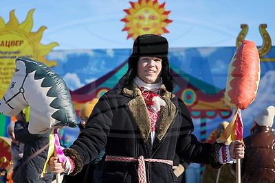 \"Это уже белорусский бренд\". Веселье на Масленицу в Минске