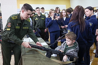 Около 600 ребят собрала в Могилеве военно-патриотическая акция \"Готовы Родине служить!\"