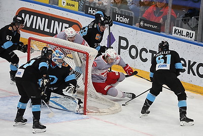 Минские динамовцы на родном льду разгромили \"Спартак\"