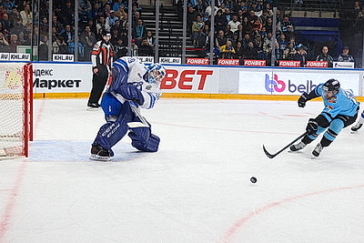 Минские динамовцы обыграли московских одноклубников на старте плей-офф КХЛ