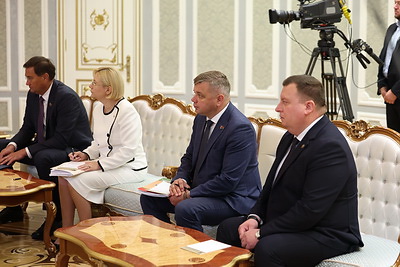 Лукашенко и Мин Аун Хлайн встретились для переговоров во Дворце Независимости