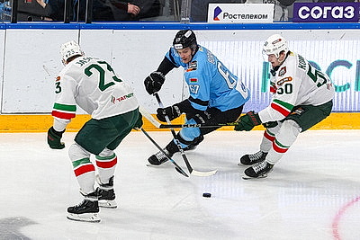 Минские динамовцы проиграли \"Ак Барсу\" в первом матче четвертьфинала Кубка Гагарина