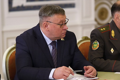 Лукашенко собрал совещание с силовиками. Тема - итоги проверки одной из бригад внутренних войск