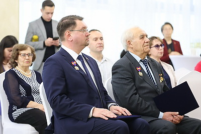 Президент Монголии вручил госнаграды гражданам Беларуси