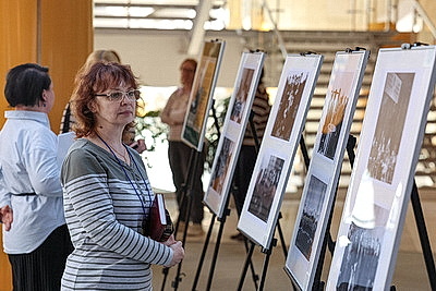 Выставка к 100-летию белорусского государственного деятеля Нины Снежковой открылась в НББ