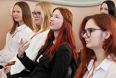 Акция \"Беларусь адзіная\". Встречи с молодежью прошли в Ганцевичах и Бобруйске